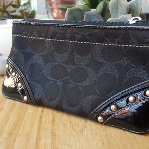 Authentic Coach wristlet (Black)